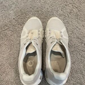 On Cloud 5 Sneakers women’s size 10.5